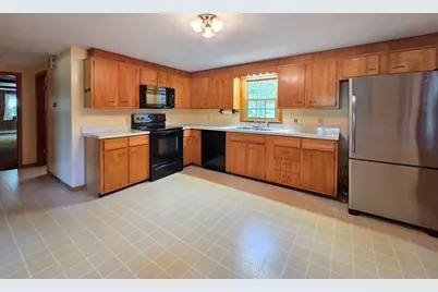 44 Lake Pkwy, Webster, MA 01570 - Photo 6