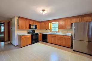 44 Lake Pkwy, Webster, MA 01570 - Photo 6