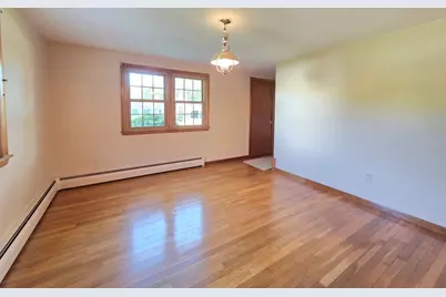 44 Lake Pkwy, Webster, MA 01570 - Photo 8