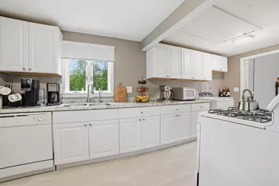 11 Scenic Drive, Worcester, MA 01602 - Photo 6