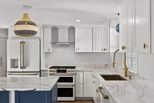 16 Carolyn Ln, Falmouth, MA 02536 - Photo 10