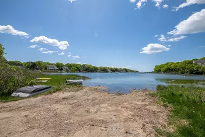 16 Carolyn Ln, Falmouth, MA 02536 - Photo 2