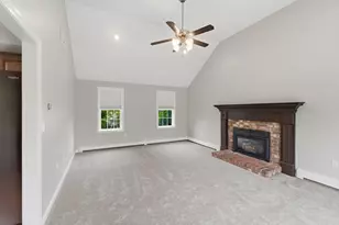 10 Wilson Dr, Uxbridge, MA 01569 - Photo 16