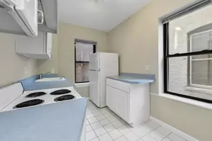 23 Temple St, Boston, MA 02114 - Photo 10