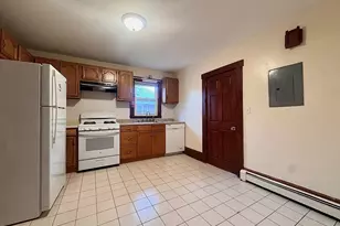 28 Alewife Brook Pkwy, Cambridge, MA 02140 - Photo 6