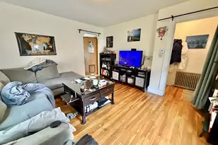 17 Clinton St, Newton, MA 02458 - Photo 6