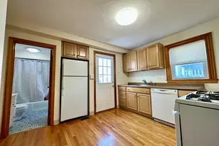 5 Rifle Ct, Watertown, MA 02472 - Photo 2