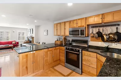 50 S Russell St #3, Boston, MA 02114 - Photo 6