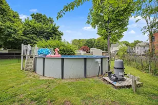 21 Dexter St, Holyoke, MA 01040 - Photo 38