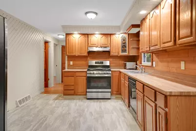 5 Tracy Dr, Wilbraham, MA 01095 - Photo 4
