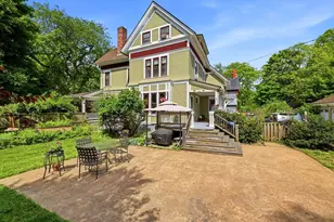 151 Bowdoin St, Springfield, MA 01109 - Photo 32