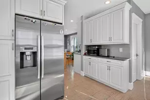 962 Pleasant St, Worcester, MA 01602 - Photo 10