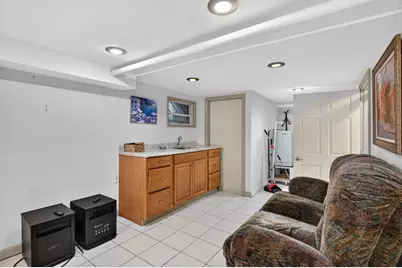 962 Pleasant St, Worcester, MA 01602 - Photo 24