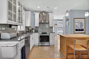 962 Pleasant St, Worcester, MA 01602 - Photo 8