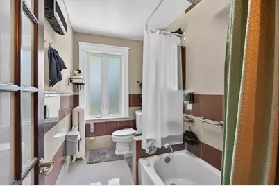 962 Pleasant St, Worcester, MA 01602 - Photo 22