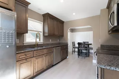 22 Marsh Ave, Southbridge, MA 01550 - Photo 8