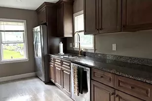 22 Marsh Ave, Southbridge, MA 01550 - Photo 4