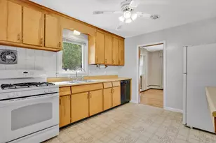 300 Circle Dr, West Springfield, MA 01089 - Photo 8