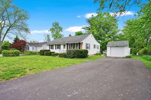 300 Circle Dr, West Springfield, MA 01089 - Photo 40