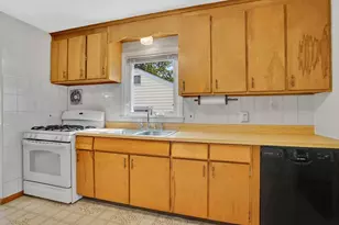 300 Circle Dr, West Springfield, MA 01089 - Photo 12
