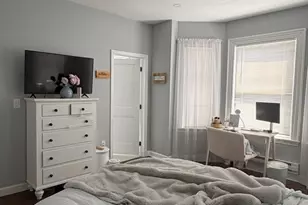 562 E 7th St, Boston, MA 02127 - Photo 12