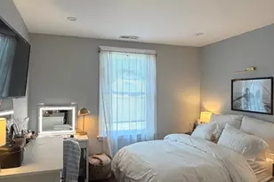 562 E 7th St, Boston, MA 02127 - Photo 8