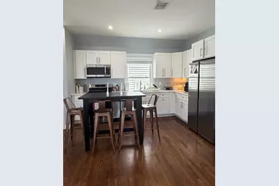 562 E 7th St #2, Boston, MA 02127 - Photo 6