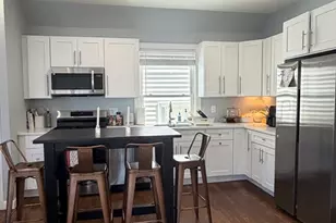 562 E 7th St, Boston, MA 02127 - Photo 6
