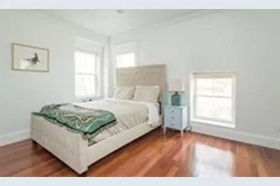 117 W 3rd St #3, Boston, MA 02127 - Photo 4