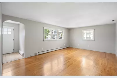 44 White St, Chicopee, MA 01013 - Photo 8