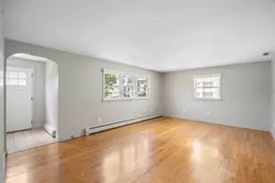 44 White St, Chicopee, MA 01013 - Photo 8