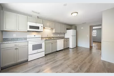 44 White St, Chicopee, MA 01013 - Photo 4