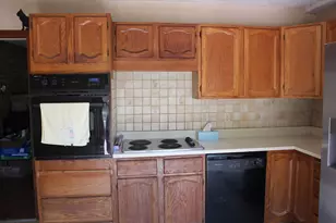 39 Division St, Attleboro, MA 02703 - Photo 4