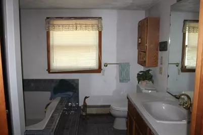 39 Division St, Attleboro, MA 02703 - Photo 16