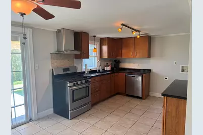 52 Sheraton Ave, Somerset, MA 02725 - Photo 6