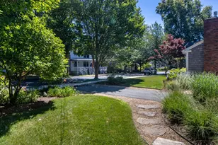 33 Pearl St, Mattapoisett, MA 02739 - Photo 8