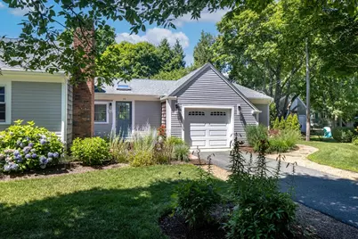 33 Pearl St, Mattapoisett, MA 02739 - Photo 6