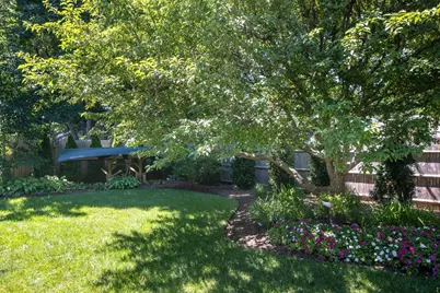33 Pearl St, Mattapoisett, MA 02739 - Photo 14