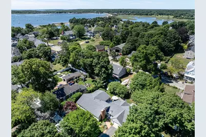 33 Pearl St, Mattapoisett, MA 02739 - Photo 2