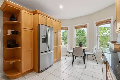 14 Linden St #7, Brookline, MA 02445 - Photo 8