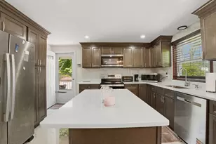 65 Albert St, Brockton, MA 02302 - Photo 2