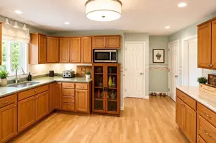 38 Crescent Rd, Needham, MA 02494 - Photo 4