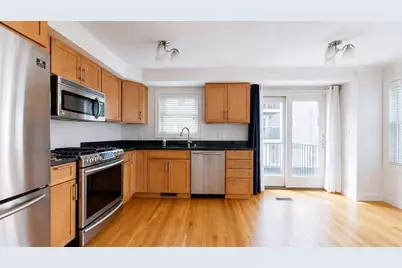 99 Bolton St #TH, Boston, MA 02127 - Photo 16
