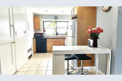 105 Nahant St #1, Lynn, MA 01902 - Photo 4