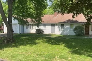 1006 S East St, Amherst, MA 01002 - Photo 2