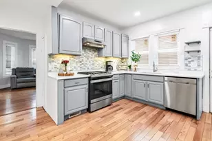 42 D St, Lowell, MA 01851 - Photo 12