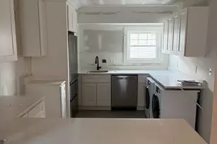 202 Robbins St, Waltham, MA 02453 - Photo 2