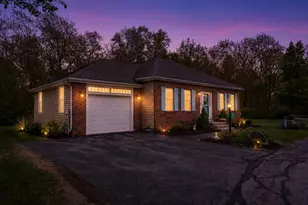 11 Woods Edge, Lakeville, MA 02347 - Photo 2