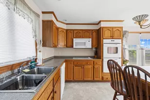 400 Sampson, Fall River, MA 02724 - Photo 18