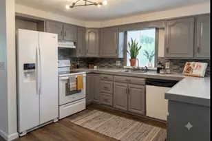 36 O Connell St, Springfield, MA 01104 - Photo 4